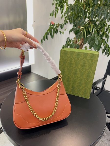 luxury designer shoulder bag hobo tote bag cosmetics half moon baguette under the handbag diagonal metal chain series 25cm
luxury designer shoulder bag hobo tote bag cosmetics half moon baguette under the handbag diagonal metal chain series 25cm
