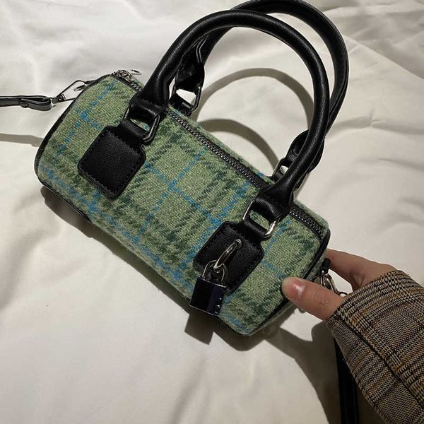 bag women's french niche design fashion handbag new plaid cylinder shoulder crossbody pillow bag
bag women's french niche design fashion handbag new plaid cylinder shoulder crossbody pillow bag