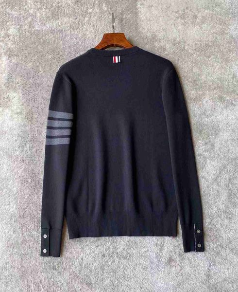 new long sleeve wool sweaters tb style luxury brand sweater women men knitted striped sweater fashion sample design pullover, White;black
new long sleeve wool sweaters tb style luxury brand sweater women men knitted striped sweater fashion sample design pullover, White;black