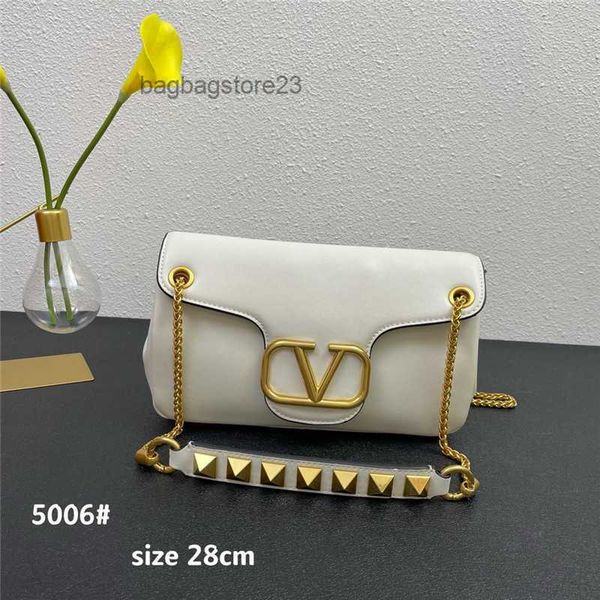 valentiino bags designer shoulder head bags lady fashion rivet one purse underarm small square letter bag layer cow leather crossbody handhe
valentiino bags designer shoulder head bags lady fashion rivet one purse underarm small square letter bag layer cow leather crossbody handhe