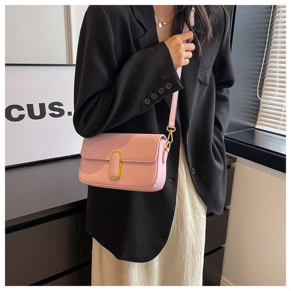 shoulder bags women's bag 2023 new fashion texture one shoulder small square bag, versatile and crossbody bag
shoulder bags women's bag 2023 new fashion texture one shoulder small square bag, versatile and crossbody bag
