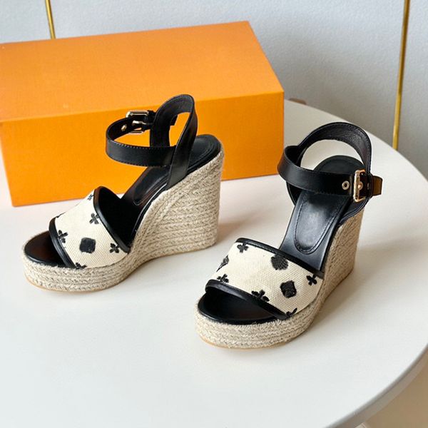ladies summer sandals fashion macaron beach stripes casual flip flops heightening designer slides cotton fluffy slippers ggca, Black
ladies summer sandals fashion macaron beach stripes casual flip flops heightening designer slides cotton fluffy slippers ggca, Black