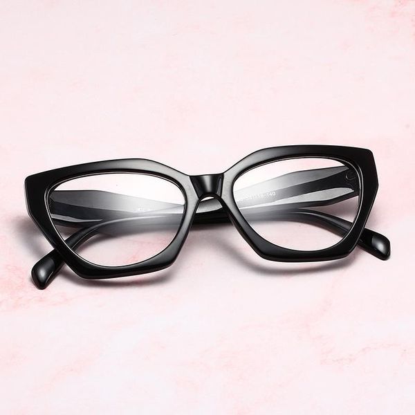 square sunglasses nylon lenses anti-radiation street fashion beach catwalk suitable for all wear matching style designer sunglasses with box, White;black
square sunglasses nylon lenses anti-radiation street fashion beach catwalk suitable for all wear matching style designer sunglasses with box, White;black