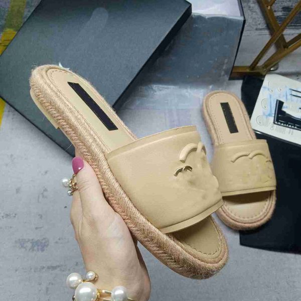women designer sandals summer luxury channel slippers ringer chain black white apricot color leather sandal outdoor beach flat woman ccity d
women designer sandals summer luxury channel slippers ringer chain black white apricot color leather sandal outdoor beach flat woman ccity d