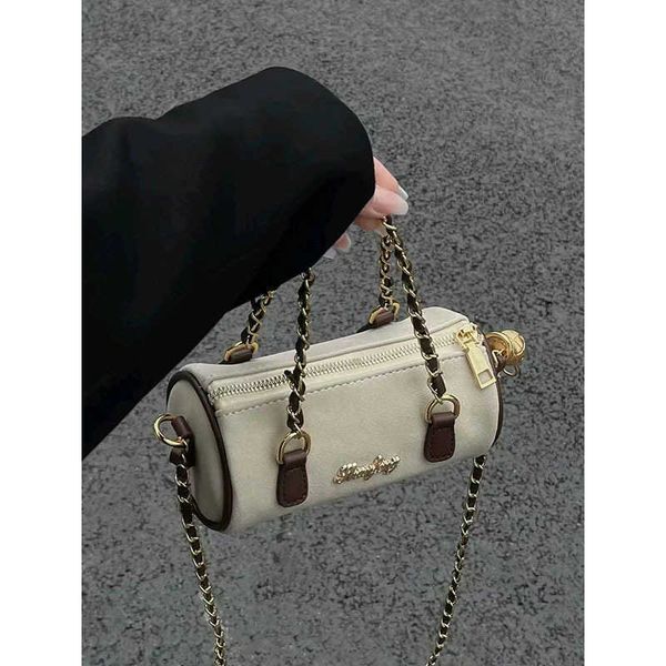cylinder bag suede soft surface new fashion chain handbag crossbody bag female niche high-end feeling pillow bag
cylinder bag suede soft surface new fashion chain handbag crossbody bag female niche high-end feeling pillow bag