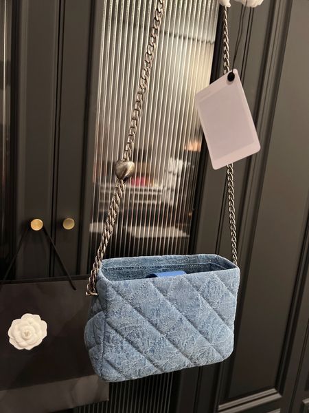 new season heart chain adjustable crossbody bag underarm bag nylon fabric compact and portable single shoulder bag
new season heart chain adjustable crossbody bag underarm bag nylon fabric compact and portable single shoulder bag