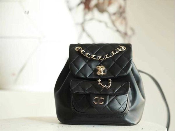 xiangjia new double shoulder bag original factory leather single chain zhonggu lingge large capacity small fragrant
xiangjia new double shoulder bag original factory leather single chain zhonggu lingge large capacity small fragrant