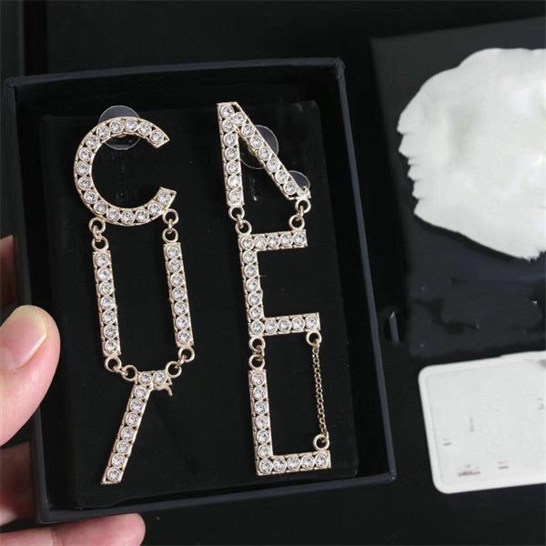 retro earrings designer stud c earing luxury charm women diamond jewelry womam pearl ccity earring 79978, Golden;silver
retro earrings designer stud c earing luxury charm women diamond jewelry womam pearl ccity earring 79978, Golden;silver