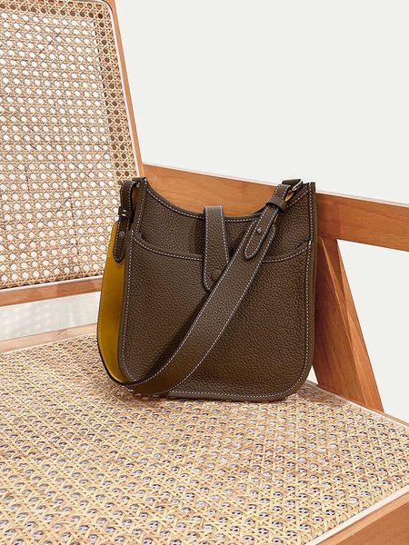designer bags hemrres order genuine high leather evelynne tc layer cowhide wide shoulder strap single crossbody women's baghas logo o06
designer bags hemrres order genuine high leather evelynne tc layer cowhide wide shoulder strap single crossbody women's baghas logo o06