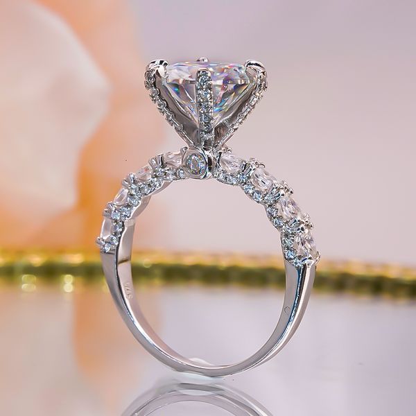 with side stones luxury 3 d color ring with certificate 925 sterling silver platinum plated wedding bands for women fine jewelry 230701
with side stones luxury 3 d color ring with certificate 925 sterling silver platinum plated wedding bands for women fine jewelry 230701
