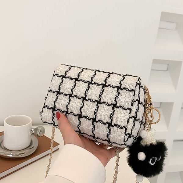online red embroidery thread is popular this year's fashionable chain bag autumn and winter new single shoulder crossbody bag mobile ph
online red embroidery thread is popular this year's fashionable chain bag autumn and winter new single shoulder crossbody bag mobile ph