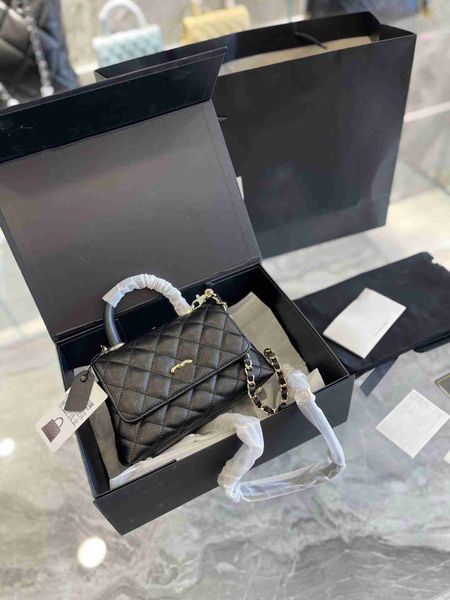 2022 new style small fragrant coco handle portable one shoulder messenger bag lingge caviar cowhide women's
2022 new style small fragrant coco handle portable one shoulder messenger bag lingge caviar cowhide women's