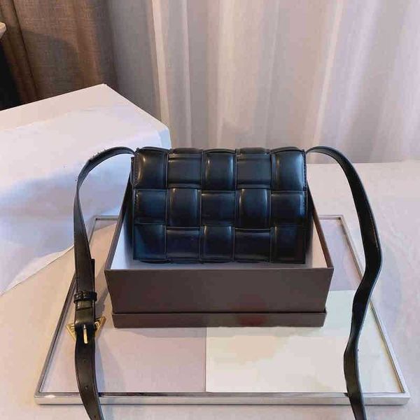 evening bag woven shoulder fashion handbag leather designer crossbody female triangle adjustment buckle purses 220314
evening bag woven shoulder fashion handbag leather designer crossbody female triangle adjustment buckle purses 220314
