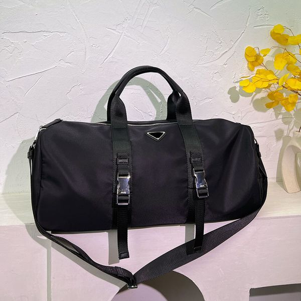 travel bags nylon airport handbags large capacity holdall carry on luggages duffel bags crossbody luxury men luggage gentleman commerce remo
travel bags nylon airport handbags large capacity holdall carry on luggages duffel bags crossbody luxury men luggage gentleman commerce remo