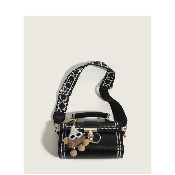 boston pillow bag crossbody women's bag wide shoulder strap small square bag version one shoulder bag fashion versatile bag women'
boston pillow bag crossbody women's bag wide shoulder strap small square bag version one shoulder bag fashion versatile bag women'