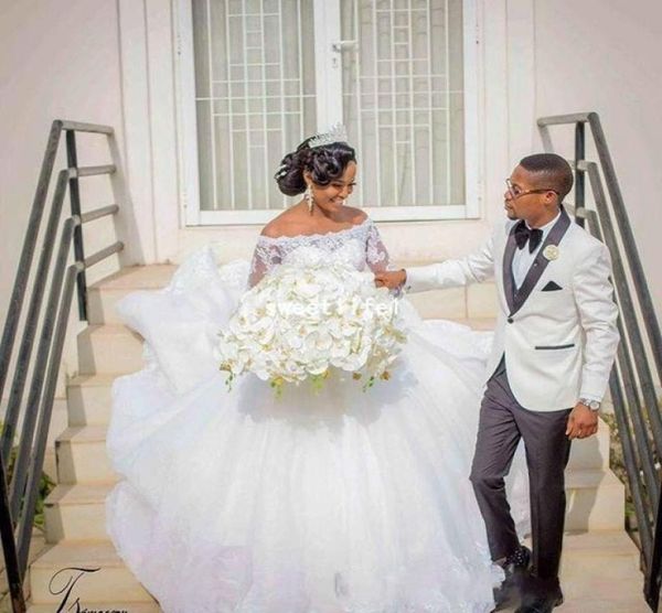 pretty arrical african wedding dresses ball gown off the shoulder with sleeves lace organza reception dress bridal gowns2900731, White
pretty arrical african wedding dresses ball gown off the shoulder with sleeves lace organza reception dress bridal gowns2900731, White