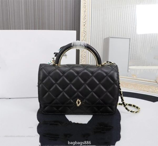 channel 22a handle flap bag designer shoulder bag luxury fashion leather handbag all steel 14k light gold button women's lambskin walle
channel 22a handle flap bag designer shoulder bag luxury fashion leather handbag all steel 14k light gold button women's lambskin walle