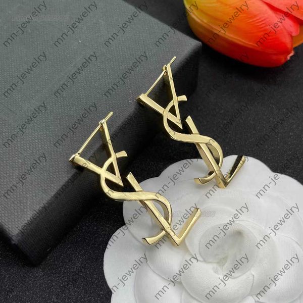 gold metal brass letter stud earrings. europe and the united states simple fashion designer earrings for women. christmas wedding bride gift, Golden;silver
gold metal brass letter stud earrings. europe and the united states simple fashion designer earrings for women. christmas wedding bride gift, Golden;silver