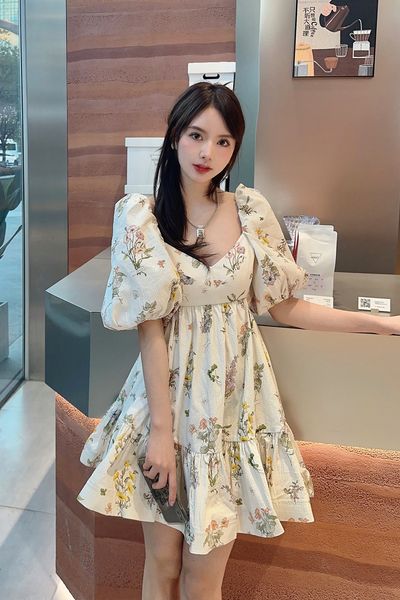 french bubble sleeves fragmented flower dress for women 2023 new style square neck open back ruffle edge gentle style fake dress, Black;gray
french bubble sleeves fragmented flower dress for women 2023 new style square neck open back ruffle edge gentle style fake dress, Black;gray
