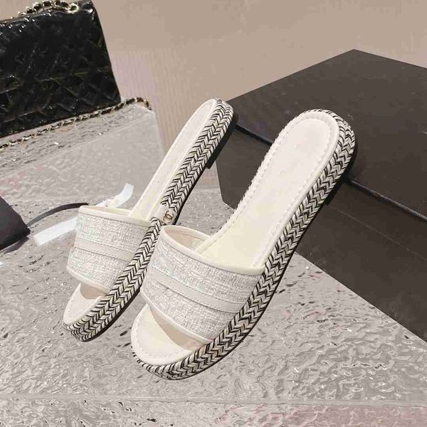 women designer sandals summer luxury channel slippers ringer chain black white apricot color leather sandal outdoor beach flat woman ccity f
women designer sandals summer luxury channel slippers ringer chain black white apricot color leather sandal outdoor beach flat woman ccity f