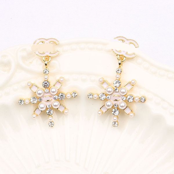 designers brand letters stud 18k gold plated geometric fashion women eardrop crystal pearl earring christm wedding party jewerlry 20style, Golden;silver
designers brand letters stud 18k gold plated geometric fashion women eardrop crystal pearl earring christm wedding party jewerlry 20style, Golden;silver