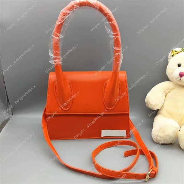 7a flip luxuries small designer pattern women square bag stone portable shoulder strap oblique straddle can hold mobile phone versatile cros
7a flip luxuries small designer pattern women square bag stone portable shoulder strap oblique straddle can hold mobile phone versatile cros