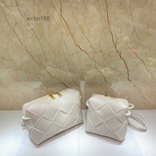 venetas crossbody lady girl bag designer small tote bags 2023 camera cassette fashion shoulder trend cowhide handwoven rope knot handheld wo
venetas crossbody lady girl bag designer small tote bags 2023 camera cassette fashion shoulder trend cowhide handwoven rope knot handheld wo