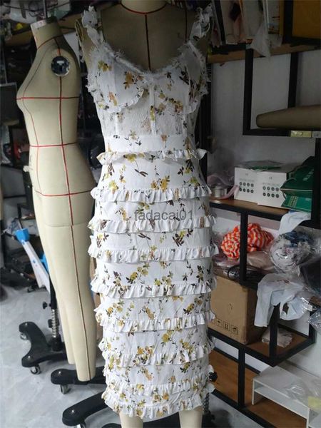 chronstyle elegant women floral print sleeveless strap long dress summer backless ruffles split party dress for club streetwear, Black;gray
chronstyle elegant women floral print sleeveless strap long dress summer backless ruffles split party dress for club streetwear, Black;gray