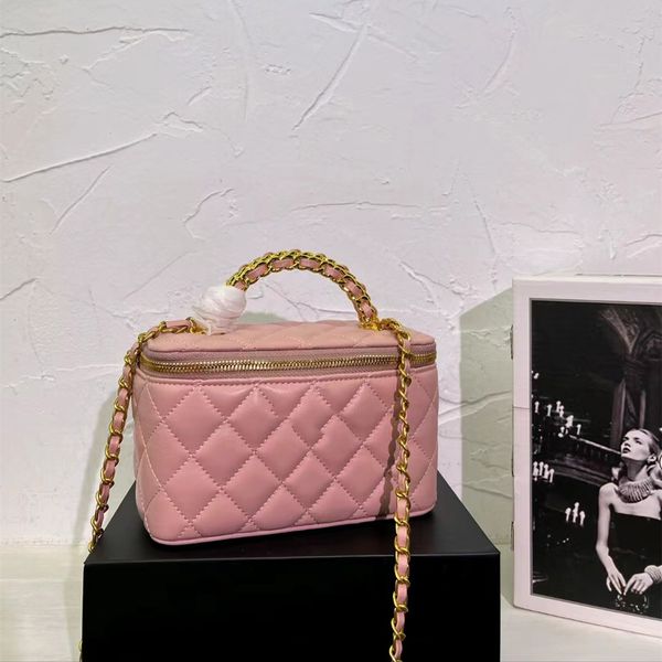 luxury designer lambskin handbag wholesale shouler bag classic shoulder bags genuine leather totes fashion handbags retro cosmetic travellin
luxury designer lambskin handbag wholesale shouler bag classic shoulder bags genuine leather totes fashion handbags retro cosmetic travellin