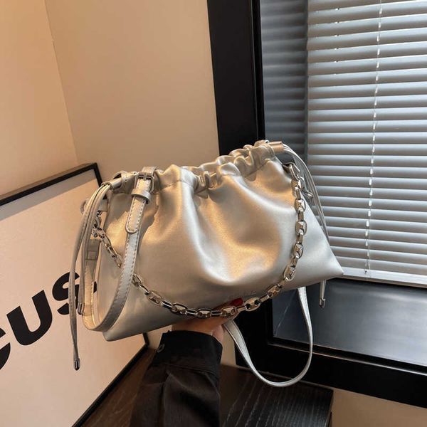 convenient large capacity chain handheld bag for women new small and simple tote bag fashion underarm bag
convenient large capacity chain handheld bag for women new small and simple tote bag fashion underarm bag