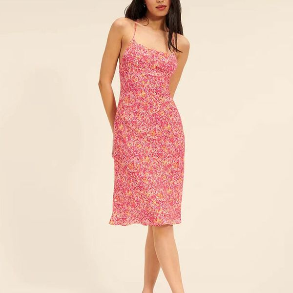 2023 designer dress french pastoral red floral print open back cross strap slim fit slim strap dress, Black;gray
2023 designer dress french pastoral red floral print open back cross strap slim fit slim strap dress, Black;gray