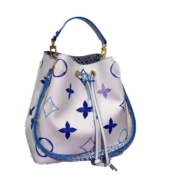 women luxury designer totes bags onthego bucket handbag flowers shouder crossbody ladies handbags with original dust bag 25cm
women luxury designer totes bags onthego bucket handbag flowers shouder crossbody ladies handbags with original dust bag 25cm