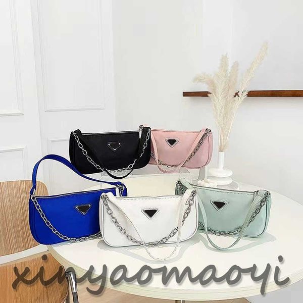 luxury designer women's shoulder bag chain messenger bag nylon small square bag mobile phone bag
luxury designer women's shoulder bag chain messenger bag nylon small square bag mobile phone bag
