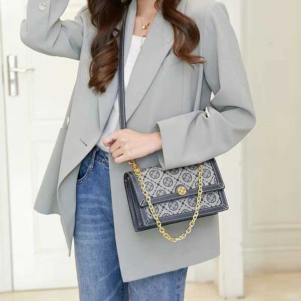 2022 new chain bag female minority design one shoulder square tb horizontal organ fashion versatile messenger, Pink;blue
2022 new chain bag female minority design one shoulder square tb horizontal organ fashion versatile messenger, Pink;blue