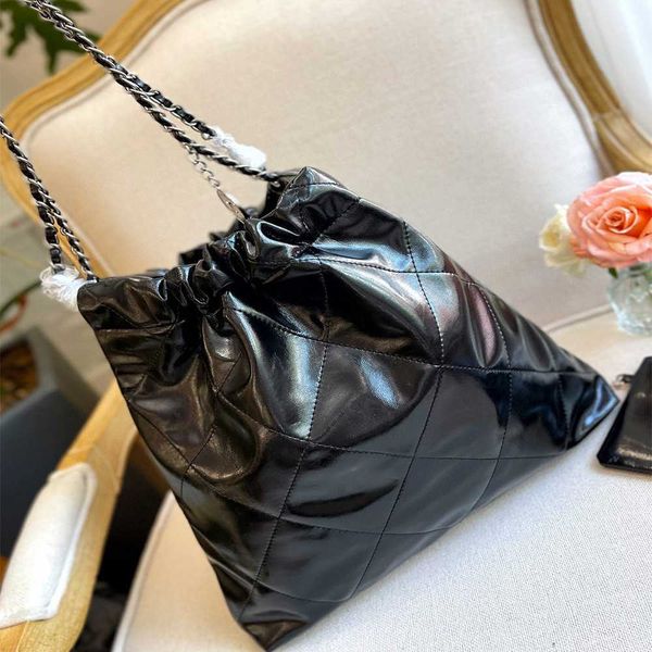 advanced 2023 xiaoxiang 22bag shopping bag white black leather bin lingge large capacity women's tote
advanced 2023 xiaoxiang 22bag shopping bag white black leather bin lingge large capacity women's tote