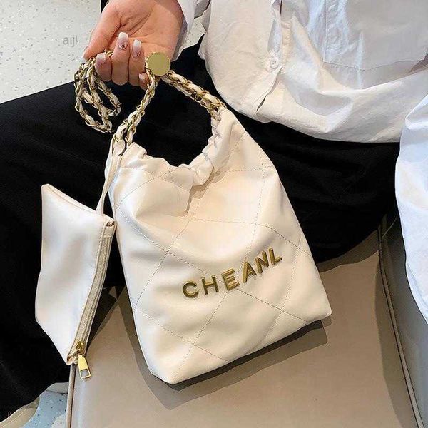 new xiaoxiang shopping bag 2022 bags soft leather large capacity chain lingge bucket shoulder
new xiaoxiang shopping bag 2022 bags soft leather large capacity chain lingge bucket shoulder