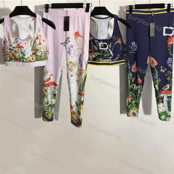 yoga wear high waisted leggings printed design with bra two piece sleeveless training wear fitness casual sports wear gym set, Black
yoga wear high waisted leggings printed design with bra two piece sleeveless training wear fitness casual sports wear gym set, Black