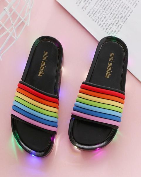 1pairs2pcs 2020 new children led flashing rainbow flip flops striped toddler girl jelly slippers summer kids girls luminous slipp3947242, Black;grey
1pairs2pcs 2020 new children led flashing rainbow flip flops striped toddler girl jelly slippers summer kids girls luminous slipp3947242, Black;grey
