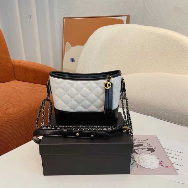 22 new lingge chain bag xiaoxiangfeng women's fashion versatile crossbody bucket wandering
22 new lingge chain bag xiaoxiangfeng women's fashion versatile crossbody bucket wandering