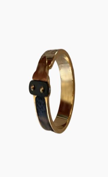 2021 extravagant real leather love ring gold silver rose colors stainless steel couple rings fashion women designer je5597697
2021 extravagant real leather love ring gold silver rose colors stainless steel couple rings fashion women designer je5597697
