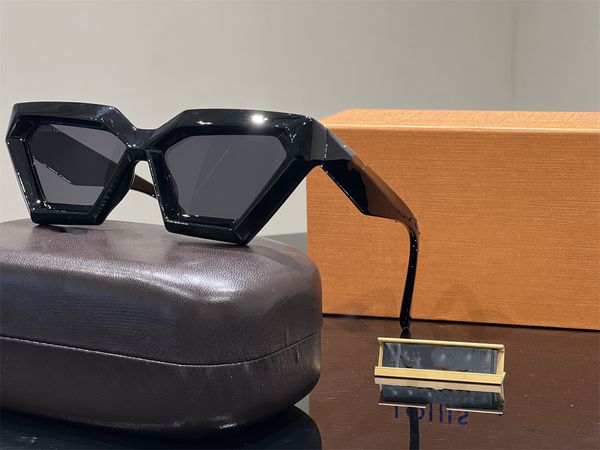 newly launch brand sun with sunglasses runway series designer women men fashion sun glasses brands design tone sun protection men's wom, White;black
newly launch brand sun with sunglasses runway series designer women men fashion sun glasses brands design tone sun protection men's wom, White;black