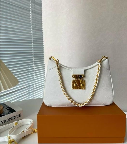 women chain shoulder crossbody bags lady purse messenger bag designer handbags wallets backpack female purse #46659
women chain shoulder crossbody bags lady purse messenger bag designer handbags wallets backpack female purse #46659