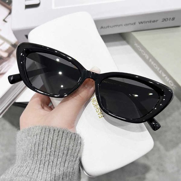 2023 korean version cat eye gm sunglasses women's high-end sense of slimming polarized glasses street pgraphy uv protection, White;black
2023 korean version cat eye gm sunglasses women's high-end sense of slimming polarized glasses street pgraphy uv protection, White;black