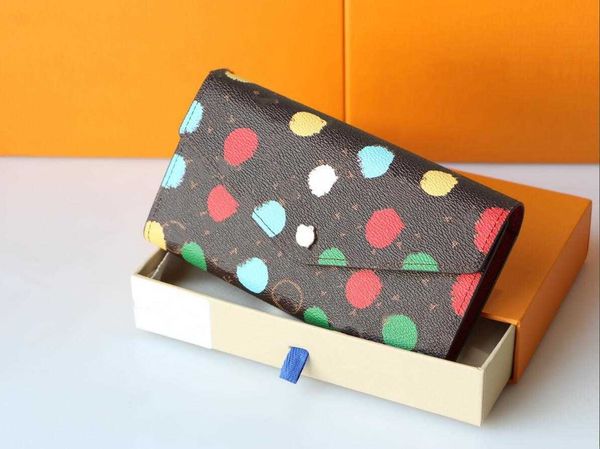 yayoi kusama multicolor dot wallet designer coin card holders purse sarah key pouch leather envelope wallets credit card holder m81864/m8198, Red;black
yayoi kusama multicolor dot wallet designer coin card holders purse sarah key pouch leather envelope wallets credit card holder m81864/m8198, Red;black