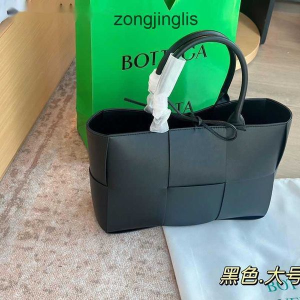 woven 2023 bags shopping totes venetas designer bottegas handbags cassettes tote packag 67t3
woven 2023 bags shopping totes venetas designer bottegas handbags cassettes tote packag 67t3