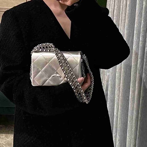 22p new small fragrance multi chain wide silver diamond lattice armpit bean curd bag
22p new small fragrance multi chain wide silver diamond lattice armpit bean curd bag
