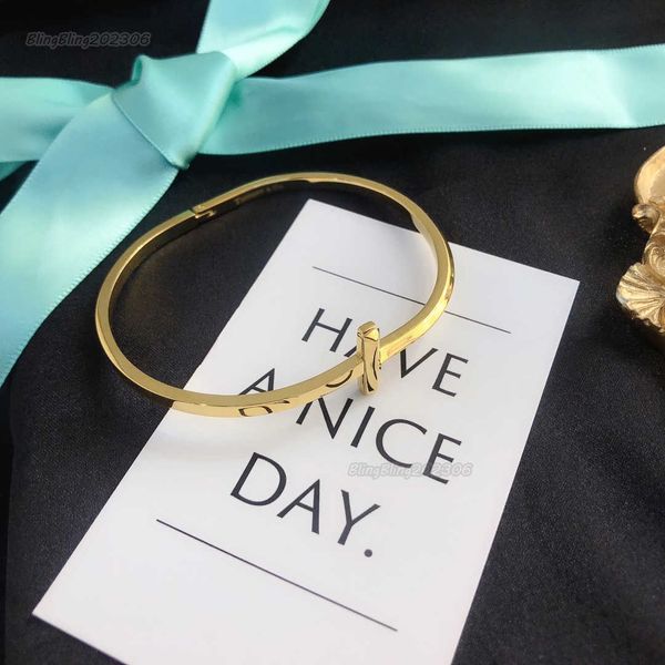 bracelets steel bangle luxury designer classical letter 18k gold plated stainless steel women wedding lovers gift bangles accessories wholes, Black
bracelets steel bangle luxury designer classical letter 18k gold plated stainless steel women wedding lovers gift bangles accessories wholes, Black