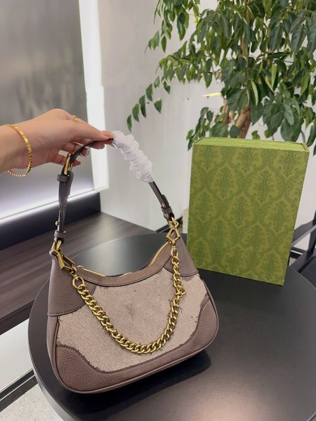 luxury designer underarm bag small handbag leather women's classic purse crossbody bag handbag shoulder stylish women's bag size:
luxury designer underarm bag small handbag leather women's classic purse crossbody bag handbag shoulder stylish women's bag size: