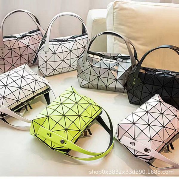 sanzhai new lingge boston dumpling bag fashion casual handheld one shoulder cross shoulder underarm pillow bag
sanzhai new lingge boston dumpling bag fashion casual handheld one shoulder cross shoulder underarm pillow bag