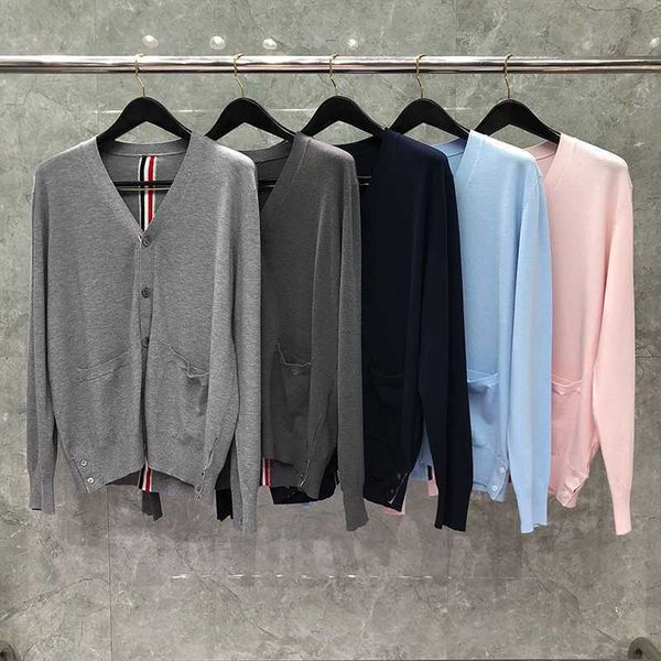 tb thom sweater autunm winter sweater male fashion brand men's clothing fine nylon center back stripe v-neck cardigan coats, White;black
tb thom sweater autunm winter sweater male fashion brand men's clothing fine nylon center back stripe v-neck cardigan coats, White;black